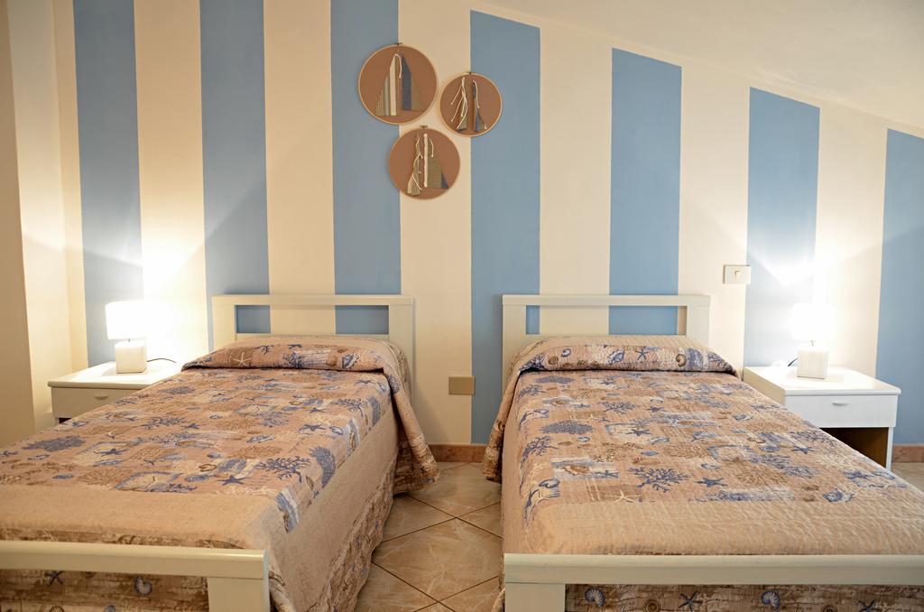 Anemone Guest House Santa Maria Navarrese Buitenkant foto