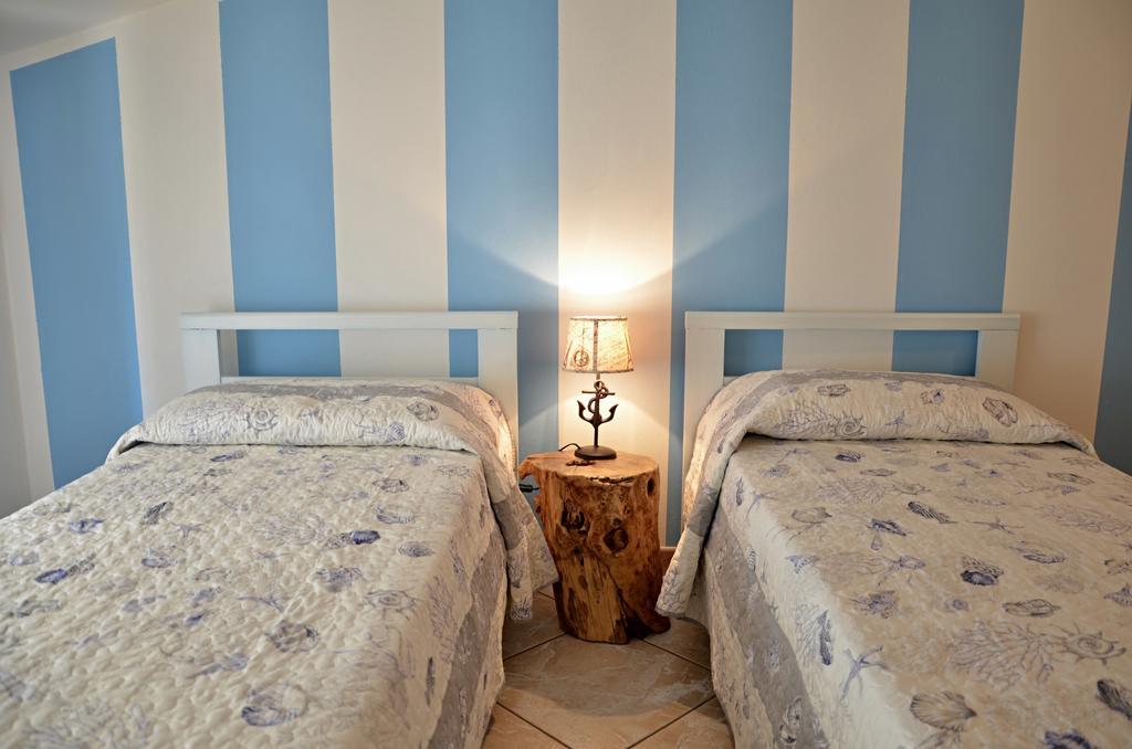 Anemone Guest House Santa Maria Navarrese Buitenkant foto